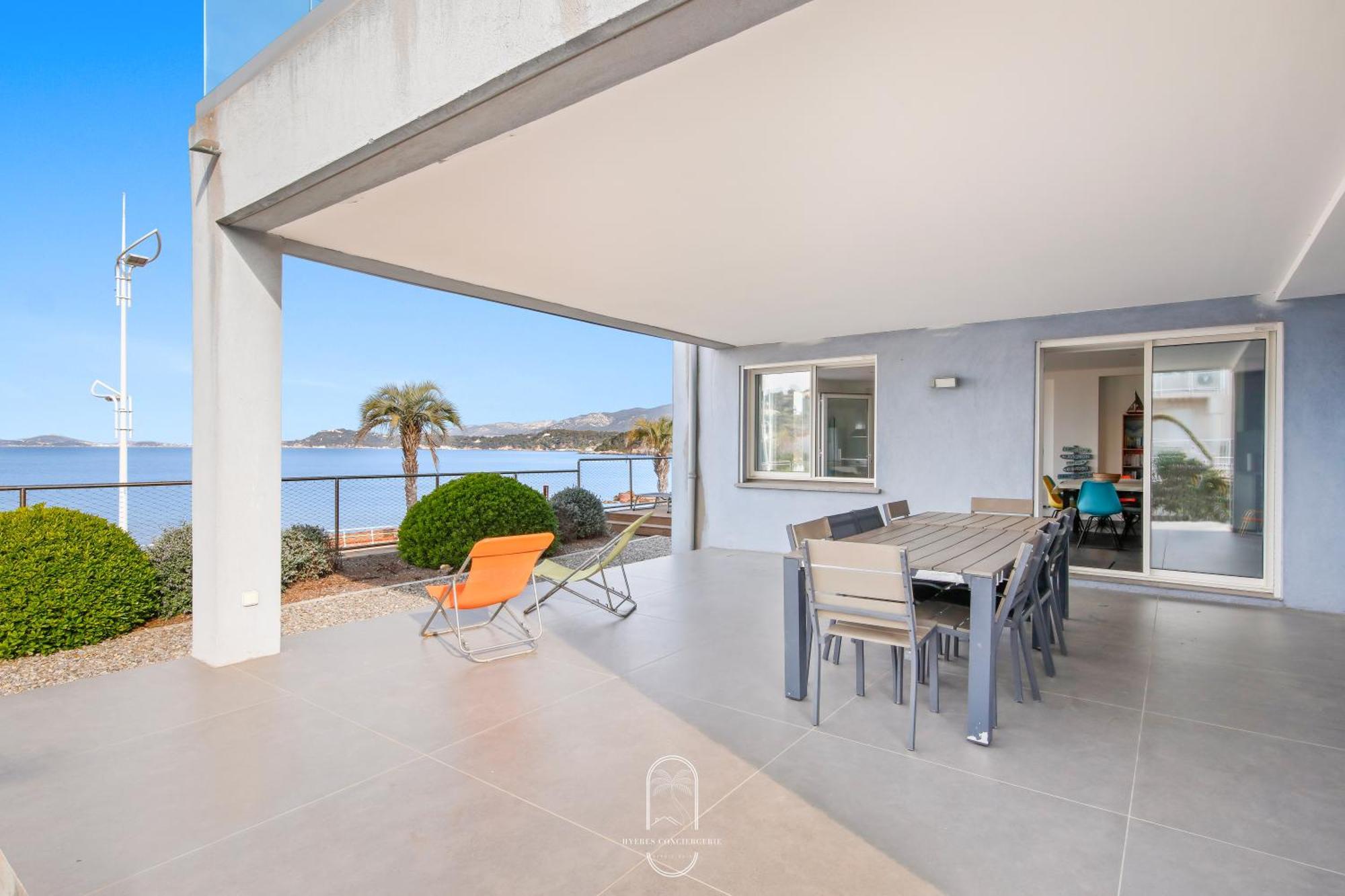 Villa Antoine Appartement Rdj Vue Mer Clim Wifi Parking Plage 50M La Garonne لو براديت المظهر الخارجي الصورة