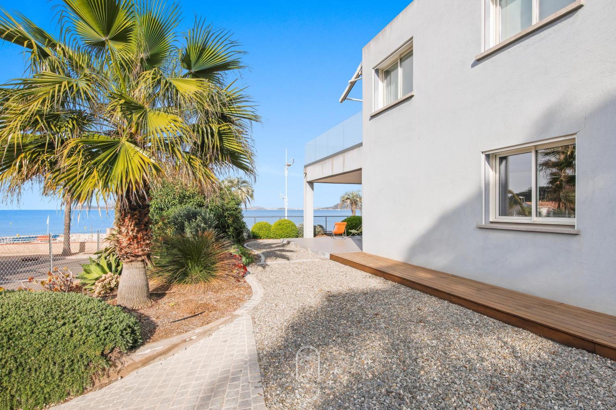 Villa Antoine Appartement Rdj Vue Mer Clim Wifi Parking Plage 50M La Garonne لو براديت المظهر الخارجي الصورة
