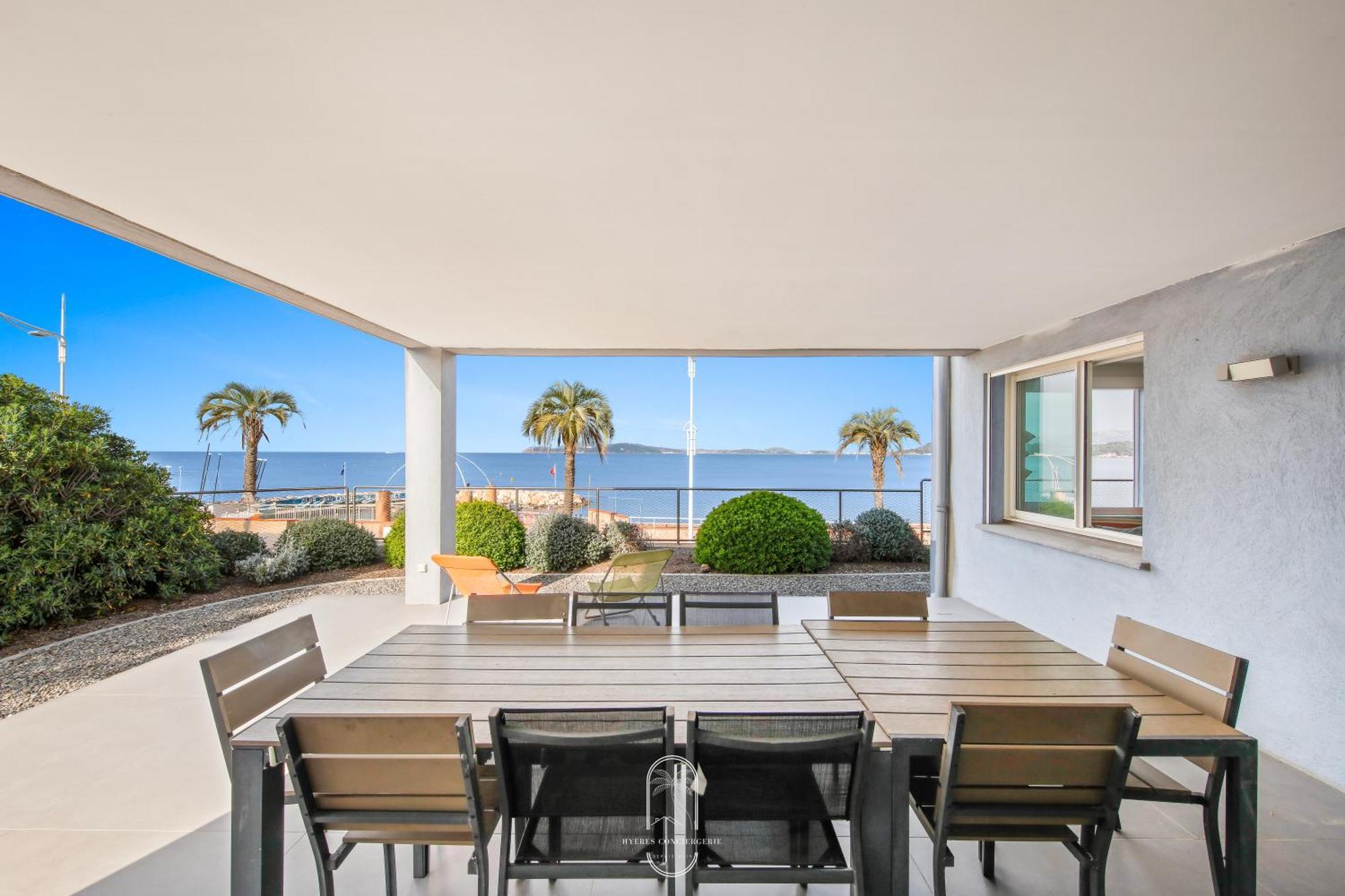 Villa Antoine Appartement Rdj Vue Mer Clim Wifi Parking Plage 50M La Garonne لو براديت المظهر الخارجي الصورة