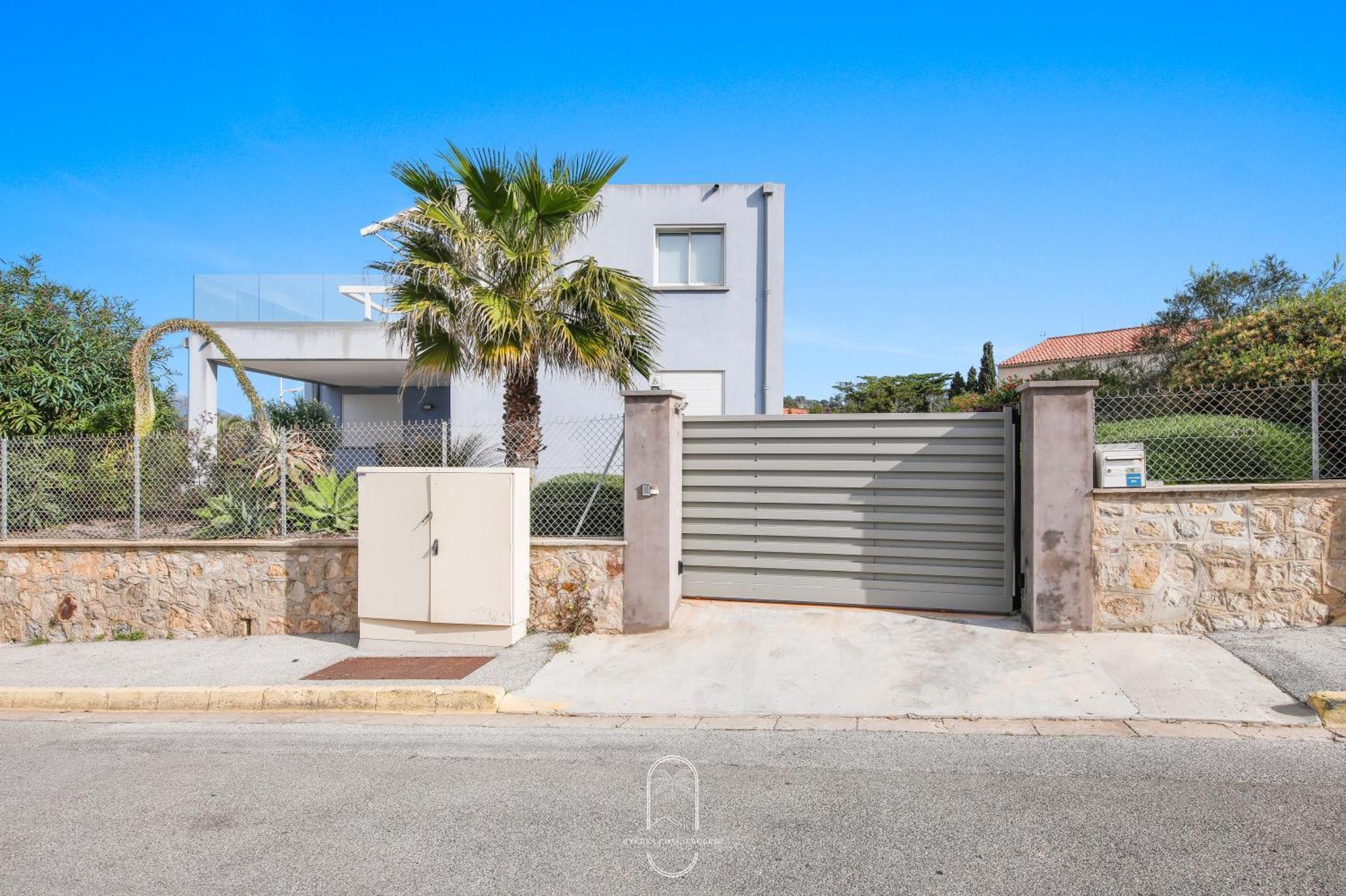 Villa Antoine Appartement Rdj Vue Mer Clim Wifi Parking Plage 50M La Garonne لو براديت المظهر الخارجي الصورة