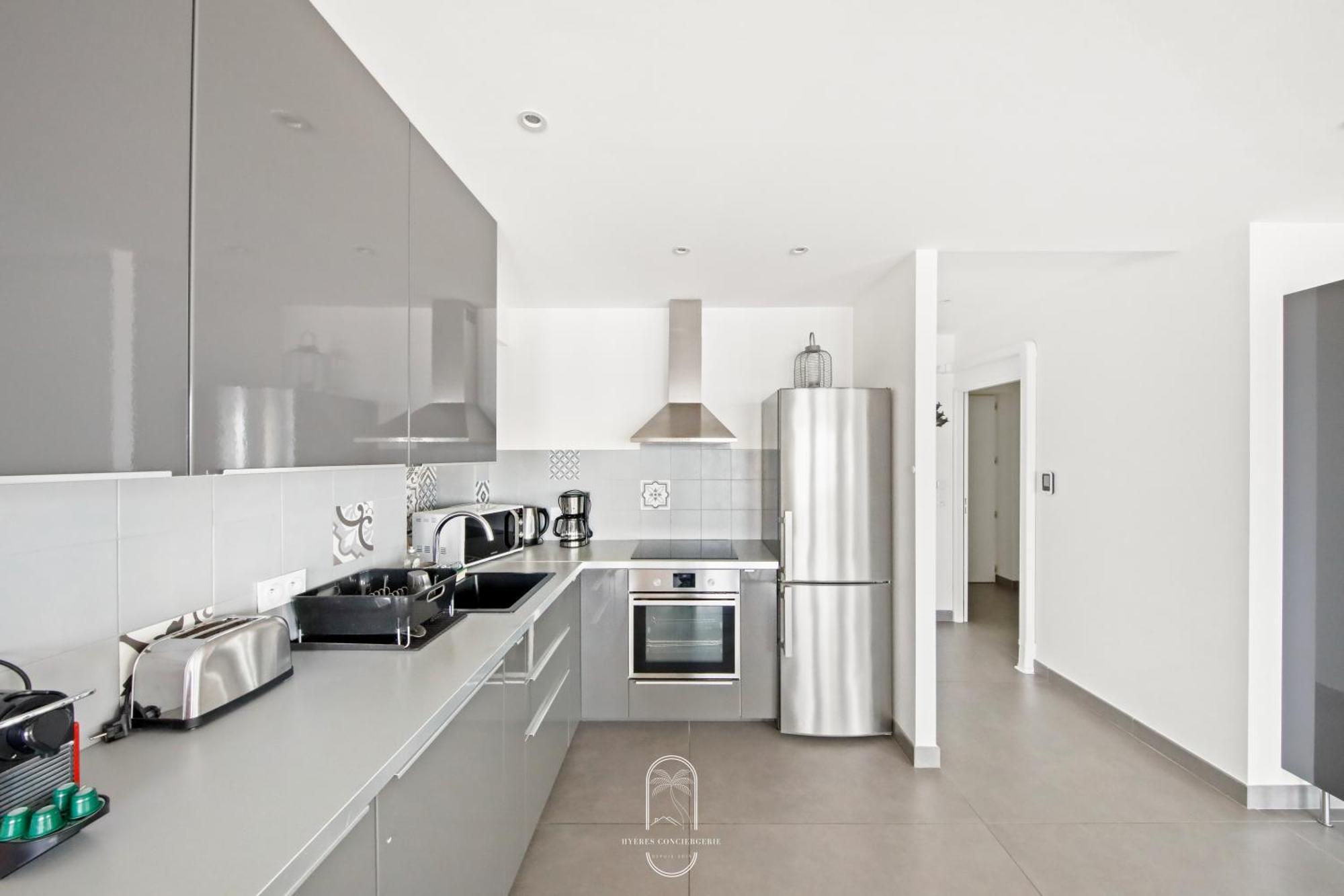 Villa Antoine Appartement Rdj Vue Mer Clim Wifi Parking Plage 50M La Garonne لو براديت المظهر الخارجي الصورة