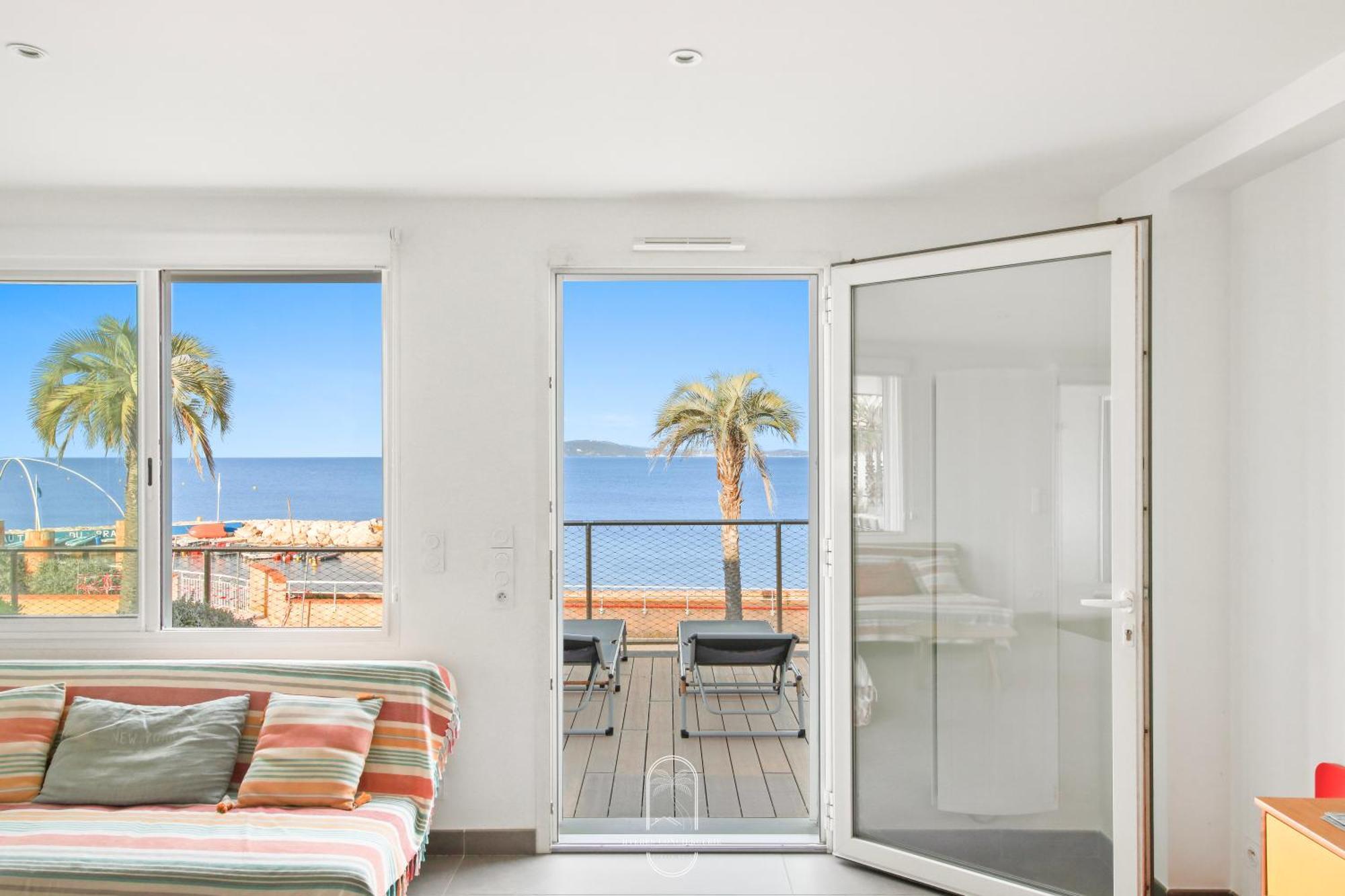 Villa Antoine Appartement Rdj Vue Mer Clim Wifi Parking Plage 50M La Garonne لو براديت المظهر الخارجي الصورة