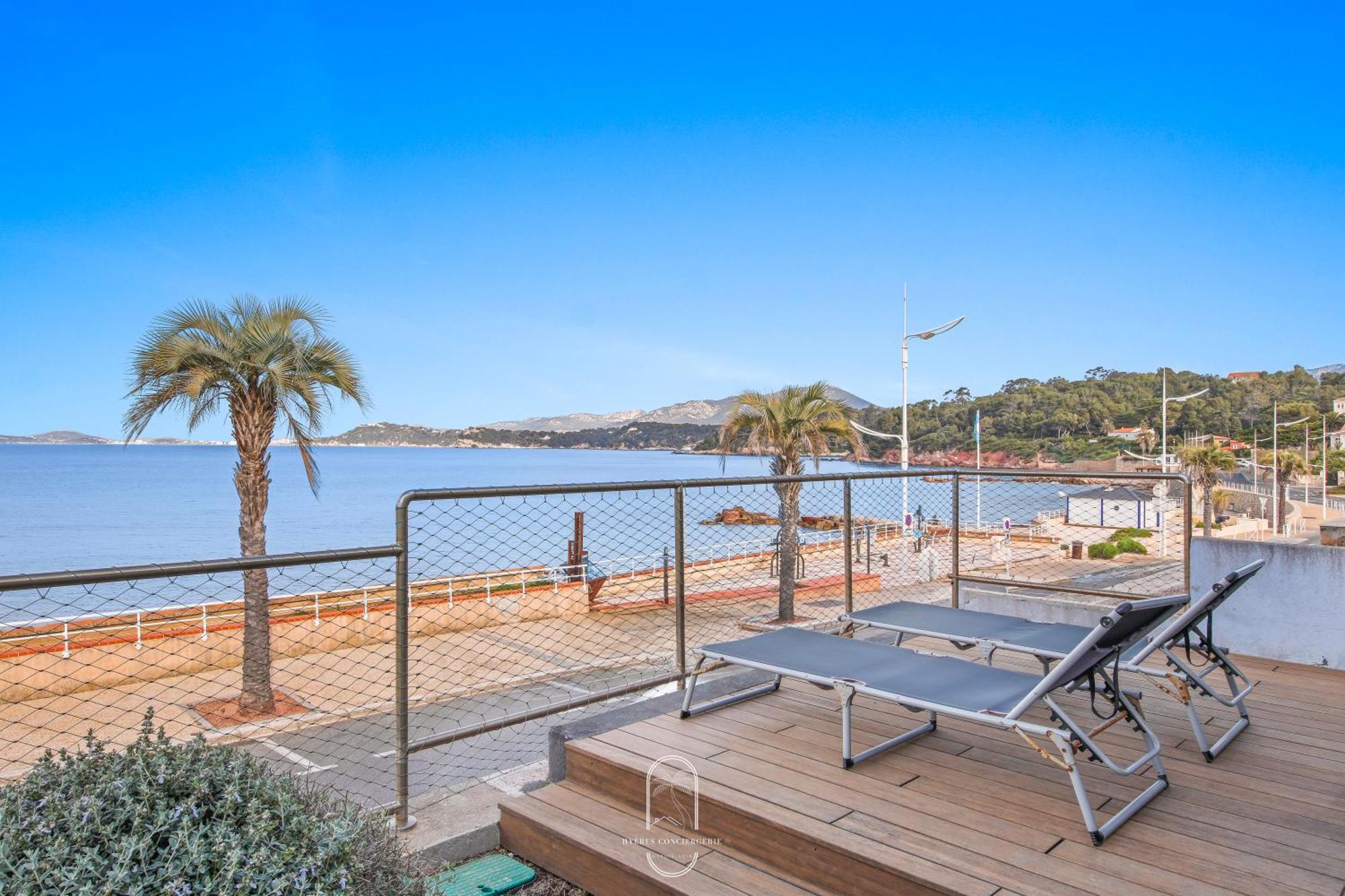 Villa Antoine Appartement Rdj Vue Mer Clim Wifi Parking Plage 50M La Garonne لو براديت المظهر الخارجي الصورة