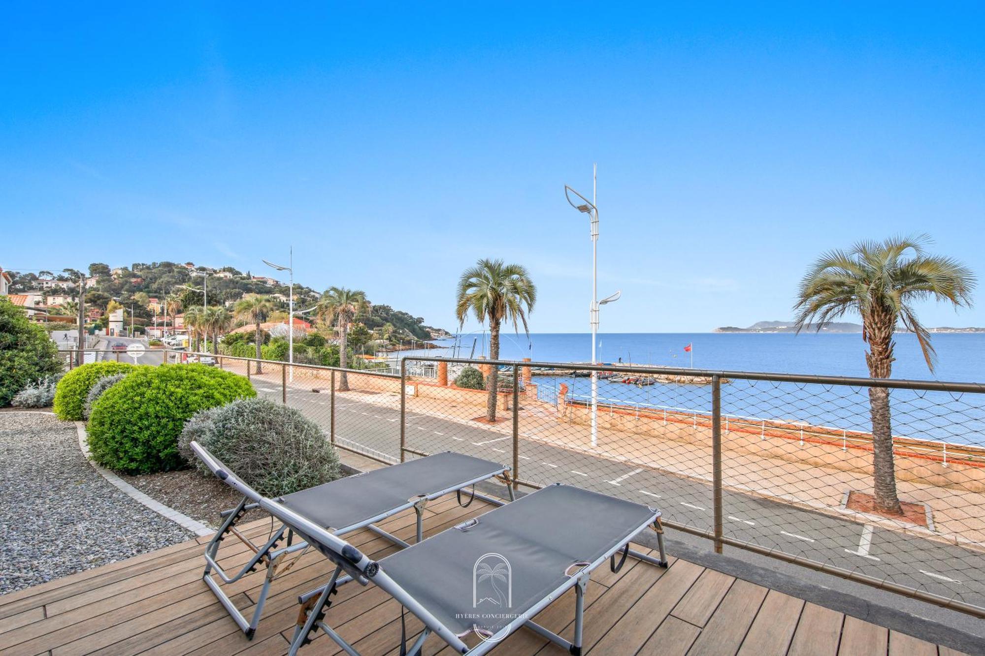 Villa Antoine Appartement Rdj Vue Mer Clim Wifi Parking Plage 50M La Garonne لو براديت المظهر الخارجي الصورة