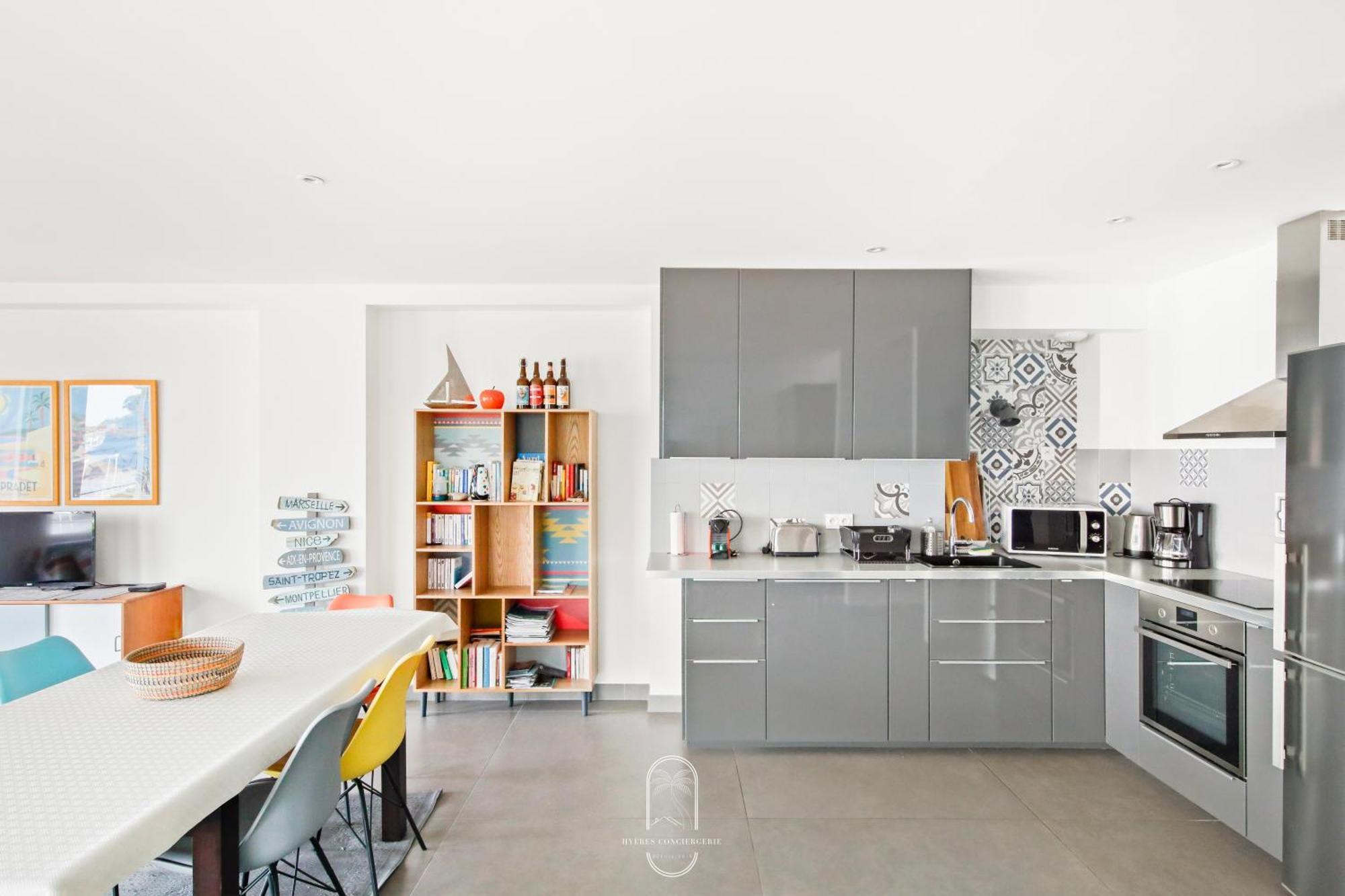 Villa Antoine Appartement Rdj Vue Mer Clim Wifi Parking Plage 50M La Garonne لو براديت المظهر الخارجي الصورة